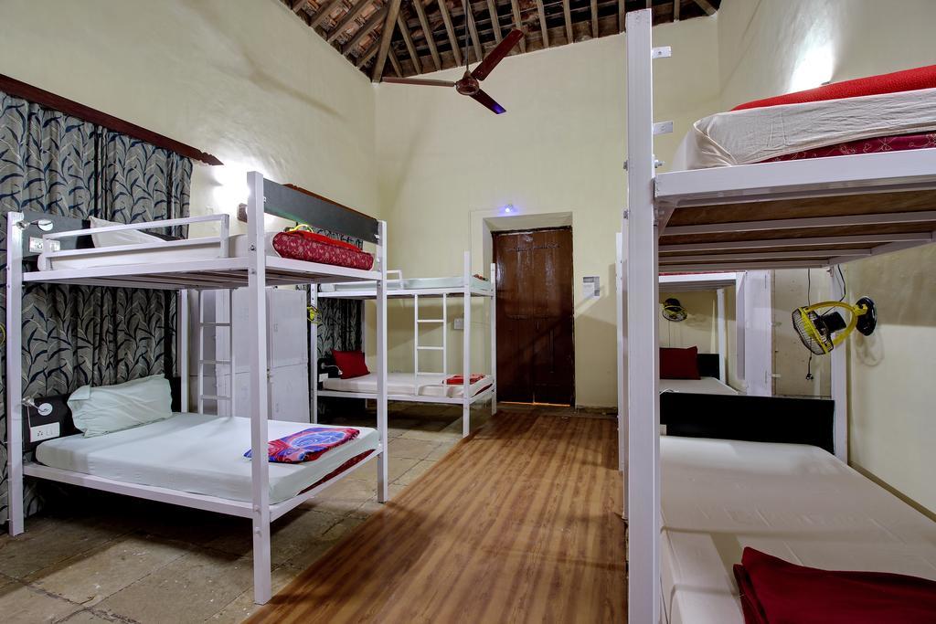 Zostel Goa Hostel Calangute Bagian luar foto