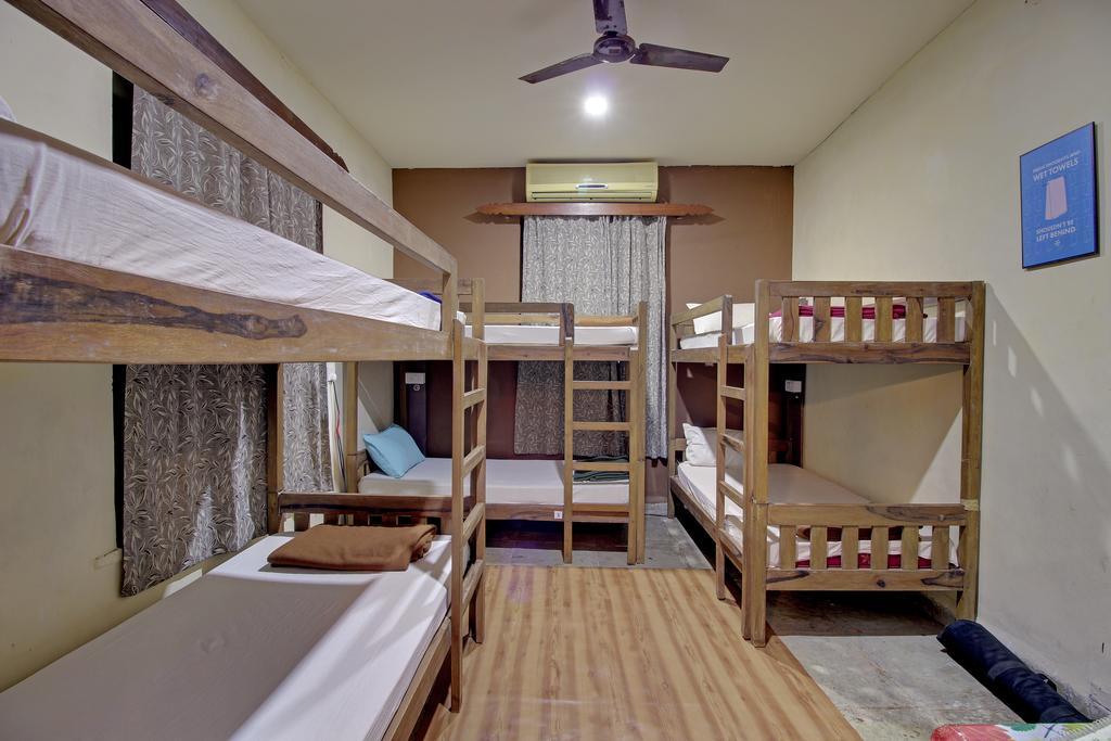 Zostel Goa Hostel Calangute Bagian luar foto