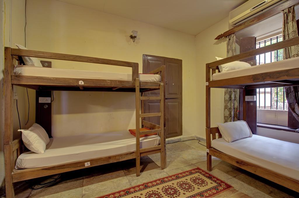 Zostel Goa Hostel Calangute Bagian luar foto